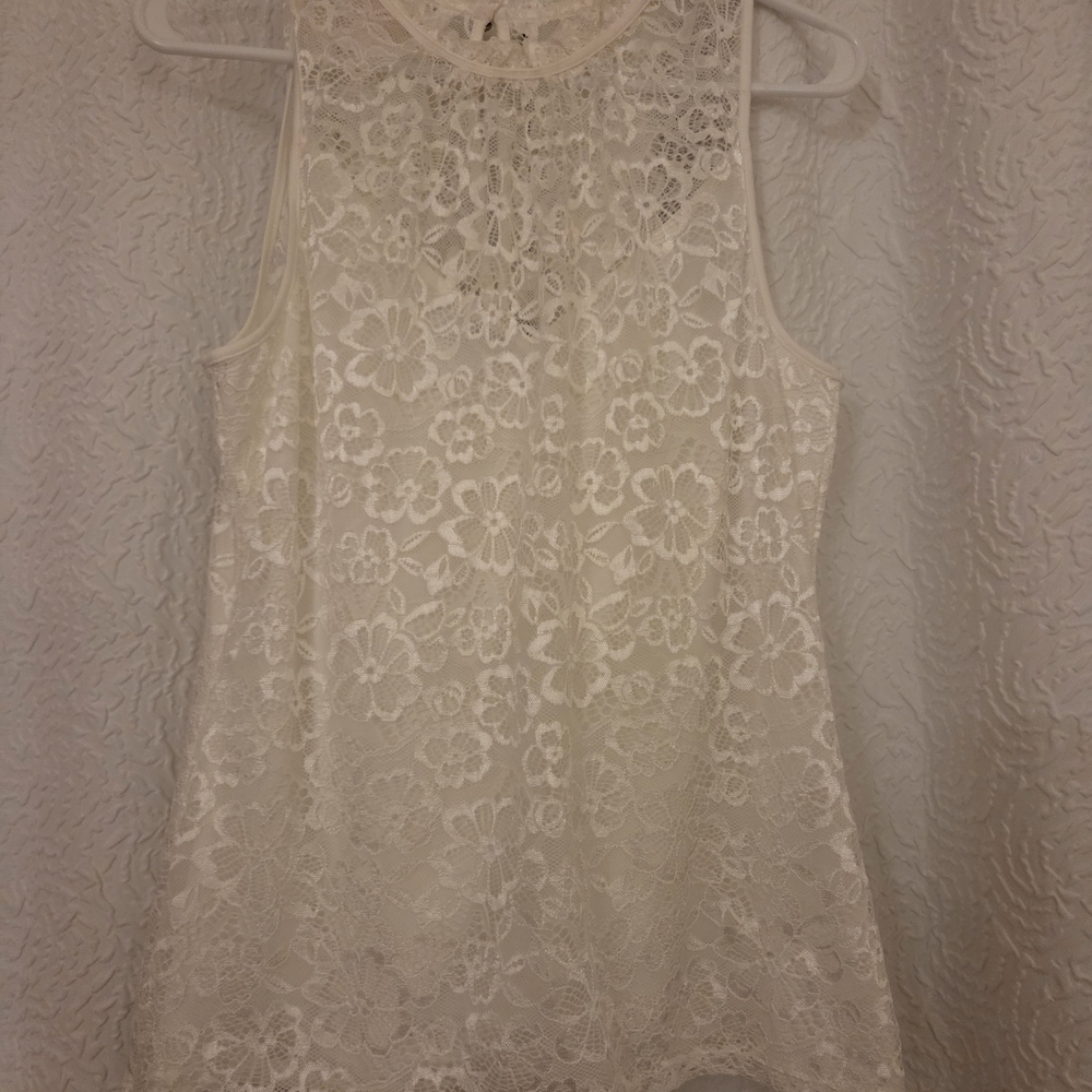 Chic Floral Lace Sleeveless Blouse